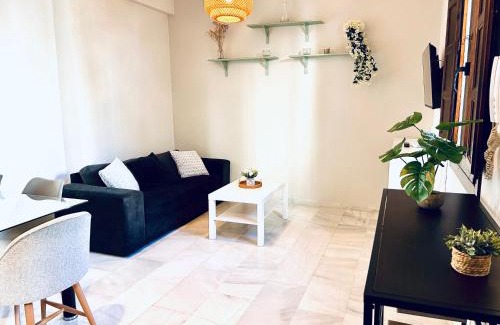 Santa Marina Casa | Los patios de San Lorenzo con parking