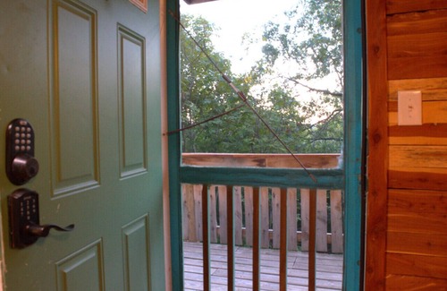 Eufaula Cabina | Lost Boys’ Treehouse Hideout