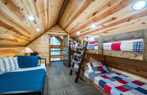 Broken Bow Cabina | Lost Creek Lodge - Lodge bien designado, Game / Bunk House, 4 Masters, Sleeps 14