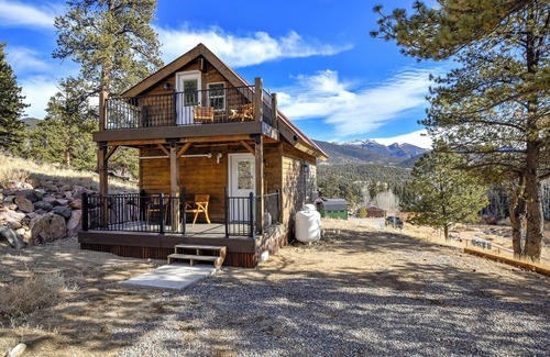 Lake George Cabina | Lost Creek Wilderness Cabin at Bison Peak Lodge, a Mountain Wilderness Lodge