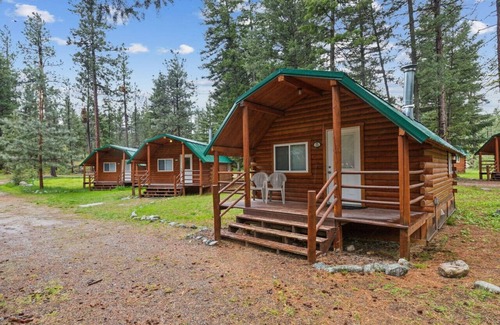 Grantsdale Cabina | Lost Horse Lodge – Double Queen Cabin #14