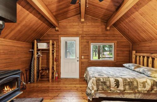 Grantsdale Casa | Lost Horse Lodge Double Queen Cabin 14