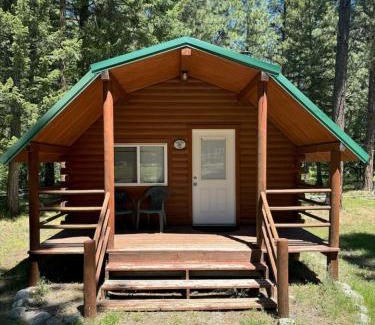 Grantsdale Casa | Lost Horse Lodge King Cabin10