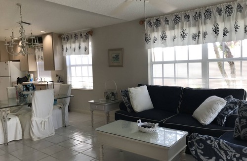 Hobe Sound Casa | Lost Lake Golf Home, 2BD/2BA, Pool/Lanai , New Kitchen coming - Winter '26 Avail