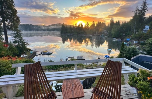 Shelton Cabina | Lost Lake Love Shack, a great place to make memories with friends & family!