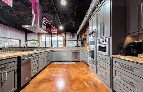Vanderpool Casa | Lost Maples Estates - Barndo