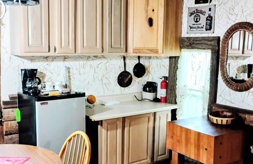 Frontier Cabina | Lost Nations Cowboy Town Riverside Cabin