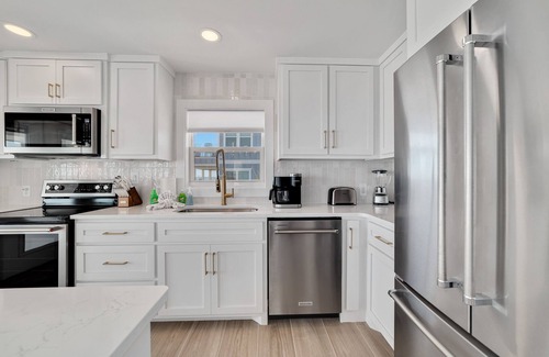 Surf Side Shores Casa | Lost Palms. Great 2 bedroom 2 bath home that sits directly on the Gulf front.
