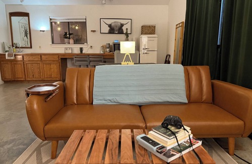 Circle D-KC Estates Cabina | Lost Pines Cabin: Near Lake Bastrop, Hiking, & 35 Mins from Austin