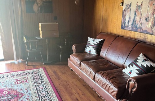 Northeast Michigan Chalet De Esquí | Lost Pines Lodge - Little A - Cabin 2 - Pet Friendly