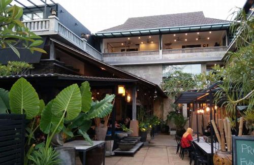 Pantai Tengah Hotel | Lot 33 Boutique Hotel
