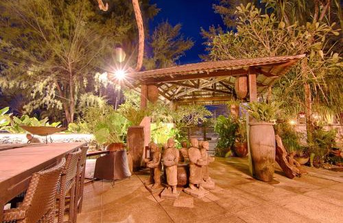 Pantai Tengah Hotel | Lot 33 Boutique Hotel