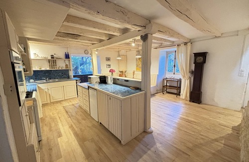 Coux-et-Bigaroque-Mouzens Casa | CASA CON ENCANTO Y PISCINA PRIVADA EN UNA PLAZA DE VERDE