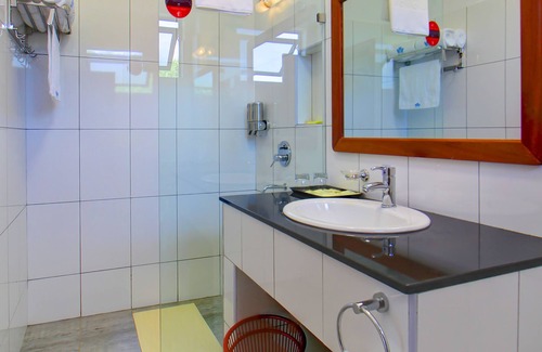 Nairobi Hotel | Lotos Inn & Suites, Nairobi