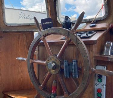 Engure Alquiler De Eote | LOTOSS ex ice class Pilot ship