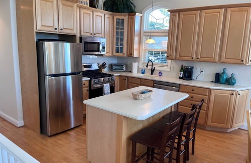 Townsend's Inlet Casa | Lots of amenities - Internet, TV, A/C & More. Book Today!