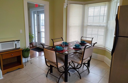 Meteghan Apartamento | Lots of room for friends or families. A peaceful and roomy 3 bedroom apartment.