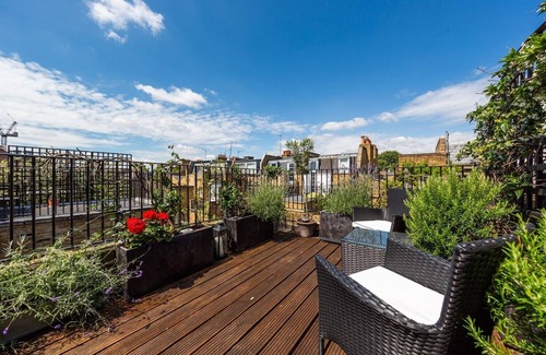 Chelsea Riverside Casa | Lots Road, Pro-Managed