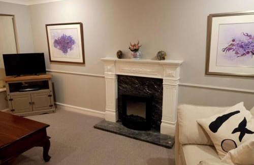 Needingworth Apartamento | Lotus House