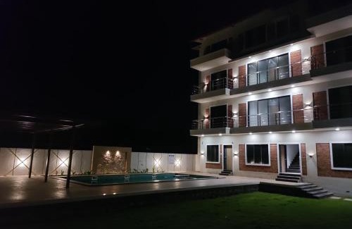 Chendhare Complejo | Lotus The Lake View Resort