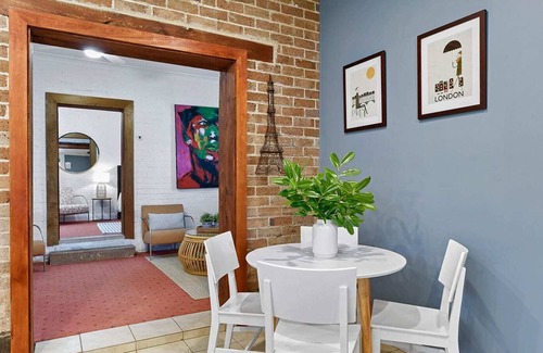 Orange Casa | Lou's Cottage - Romantic, Country Couples Retreat