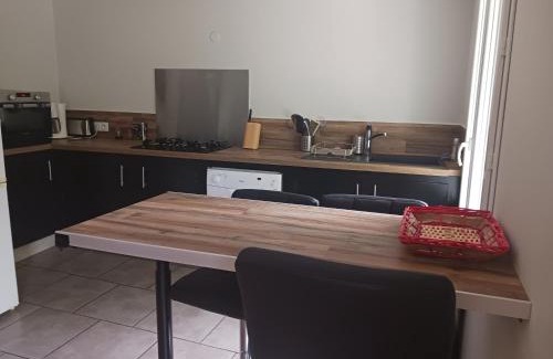 Villefort Apartamento | Loue appartement duplex de 90m2 refait à neuf