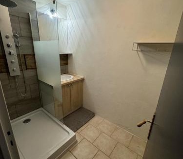 Nevers Apartamento | Loue Chambres vert bâtiment les cytises 11 ou 13 rue de la motte Nevers 58000