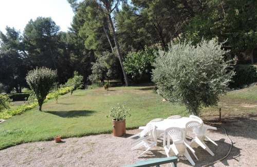 Cornillon-Confoux Casa | Loue haut de villa au calme piscine jardin arboré