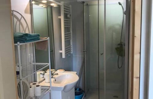 Saint-Theodorit Apartamento | Loue Studio dans une villa avec piscine terrasse