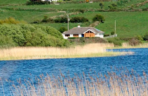 Union Hall Cabaña | LOUGH CLUHIR COTTAGE, pet friendly in Union Hall, County Cork