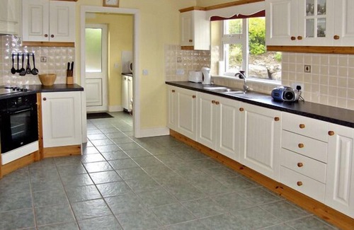 Caherdaniel Cabaña | LOUGH CURRANE COTTAGE, pet friendly in Waterville, County Kerry