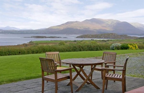 Caherdaniel Cabaña | LOUGH CURRANE COTTAGE, pet friendly in Waterville, County Kerry