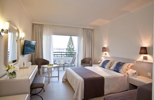Paphos Complejo | Louis Imperial Beach