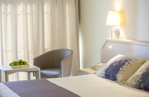 Paphos Complejo | Louis Imperial Beach