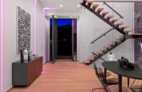 Northeast Villa | Louis Vuitton Villa real location in Beverly Hills