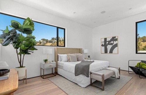 Northeast Villa | Louis Vuitton Villa real location in Beverly Hills