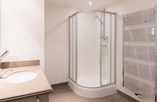Ixelles Apartamento | Louise Royal Residence