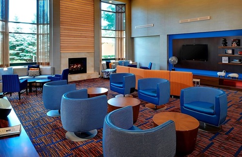 West Dundee Casa | Lounge by the Pool, 4 Pet-Friendly Units, FREE Parking, Near NOW Arena!