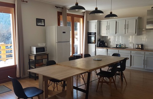 Borderes-Louron Apartamento | Louron Valley, views, peace and comfort