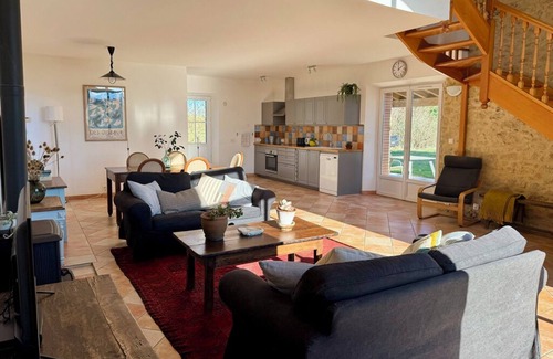 Pech-Luna Casa | Loustal Beau: a beautifully restored gîte near Mirepoix w/ large heated pool