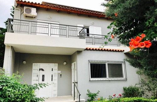 Loutraki Apartamento | Loutraki home near the beach and the city centre
