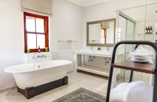 Vlottenburg Casa | Lovane Boutique Wine Estate & Guesthouse