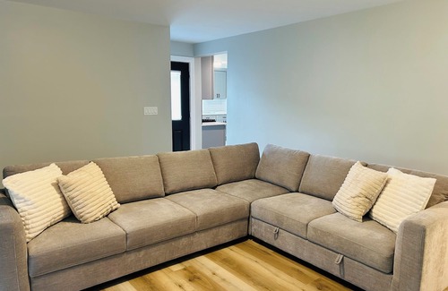 Burbank Casa | Love: A charming 3 BR-2.5 BA house in Burbank!