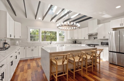 Annandale Casa | Love at first stay! Luxury 4 bed 4 bath near DC! Clean with EV charger! Family!!
