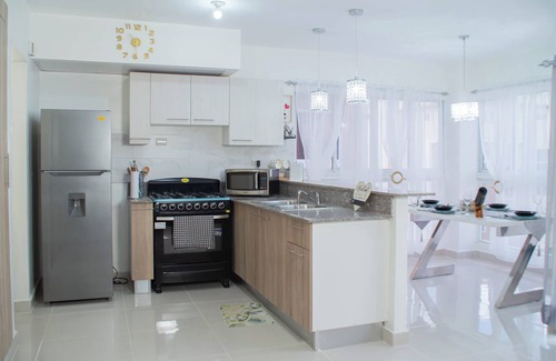 Santiago de los Caballeros Casa | Lovely 3-bedroom building in Santiago with fitness room, WiFi, AC