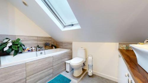Lancing Casa | Love Lancing by the Sea with optional large Hot Tub sleeps up to 8 & free parking