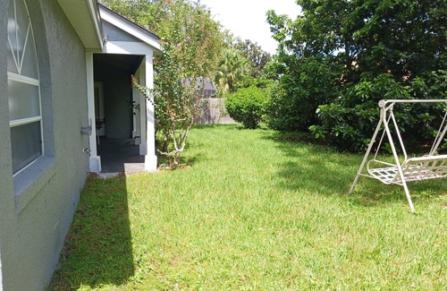 Orlando Casa | LOVE NEST--NEWLY RENOVATED Sleeps 7--CLOSE TO DOWNTOWN, AIRPORT & ATTRACTIONS