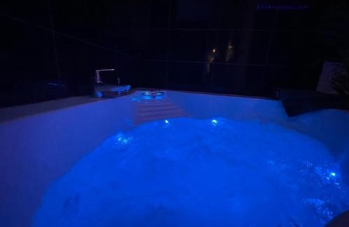 L'Evescat Apartamento | Love room Buenas noches SPA et bord de mer
