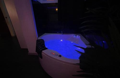 L'Evescat Apartamento | Love room Buenas noches SPA et bord de mer