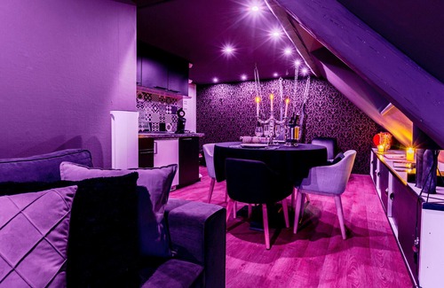 Niederbronn-les-Bains Apartamento | Love Room Alsace "L'Escale du Désir" – 45 Minutes from Strasbourg